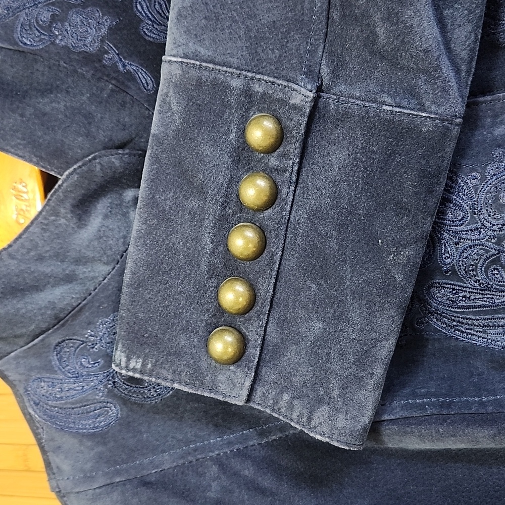 Alice Blue Vintage 60's Dark Blue Suede Neru Collar Embossed Brass Butto… - Picture 7 of 14